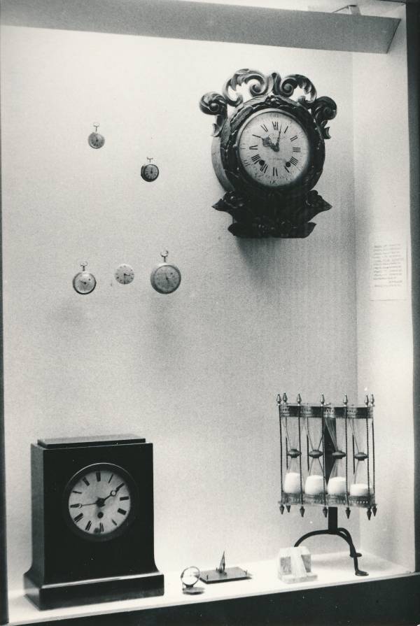 Tartu Linnamuuseumi ekspositsioon. Kellad 19. sajandi algusest. 1975.a.