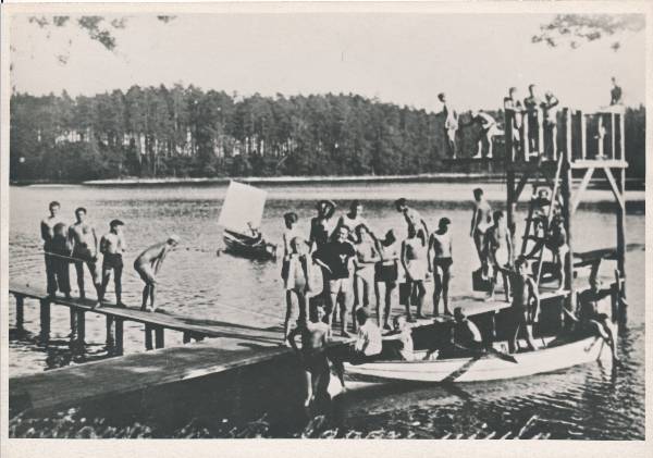 Koitjärve laager, Tartu komsomoliaktivistid puhkamas. 1940