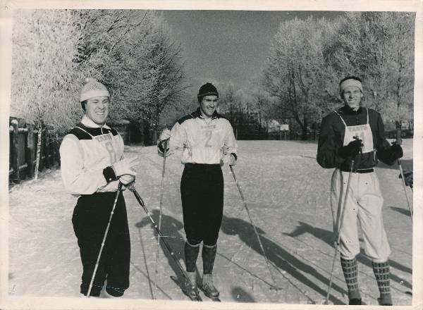 Maratonisõitjad Otepää matkal. 1966