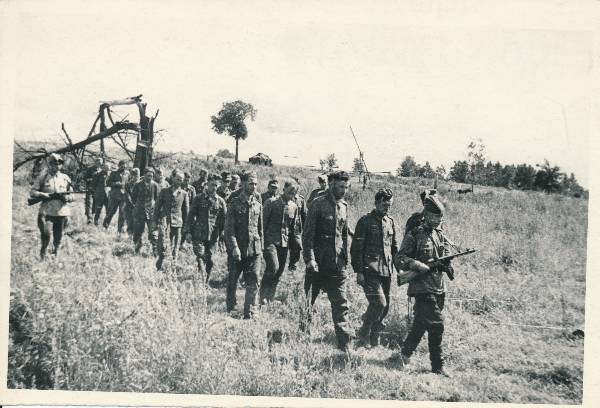 Saksa vangid, kes vangistati 13.08 Kuprino all.