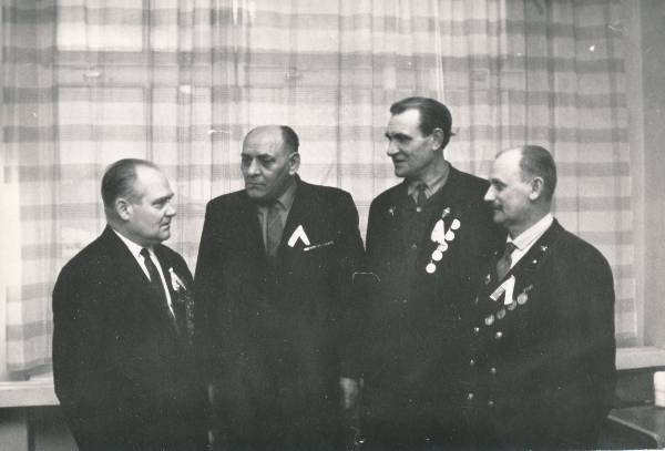 Grupifoto. Lõuna-Eesti partisanide kokkutulek. 1967.a.
