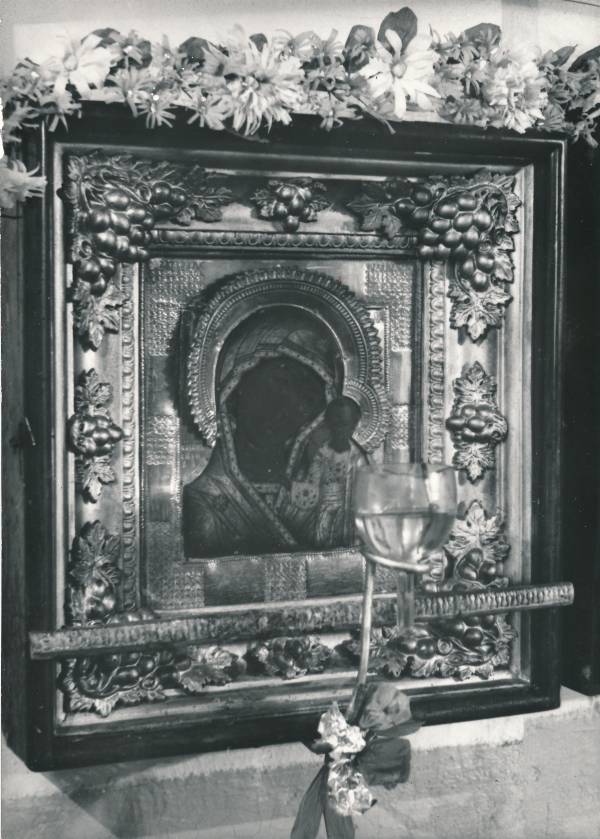 Tartu kirikutes leiduvad kultusesemed. Ikoon vanausuliste palvemajas, Põik tn 10. 1976.a.