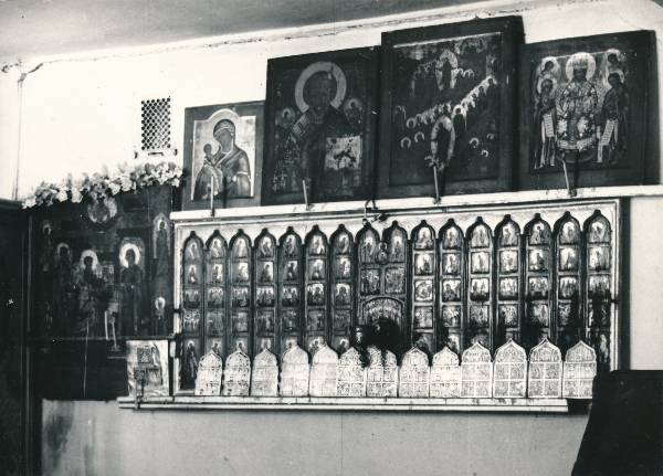 Tartu kirikutes leiduvad kultusesemed. Ikoonid vanausuliste palvemajas, Põik tn 10. 1976.a.