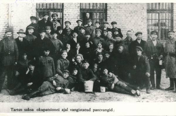 Grupifoto. Saksa okupatsiooni ajal vangistatud pantvangid. Tartu, 1918.a.