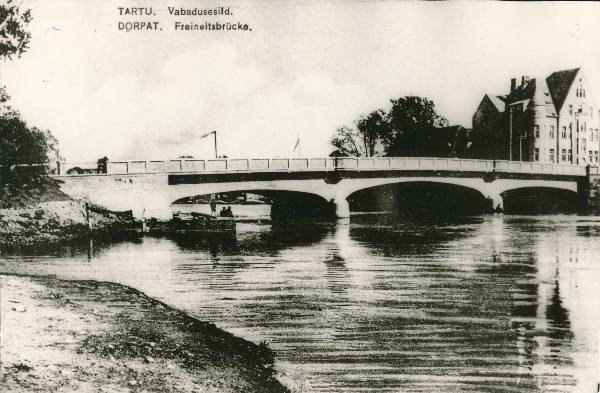 Tartu linnavaade. Vabadussild Emajõel. 20. sajandi algus.