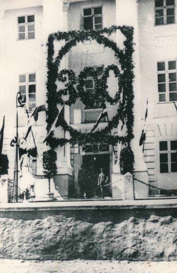 Tartu Ülikool. Peahoone 300. aasta juubelipidustuste ajal. 30.06.1932.a.