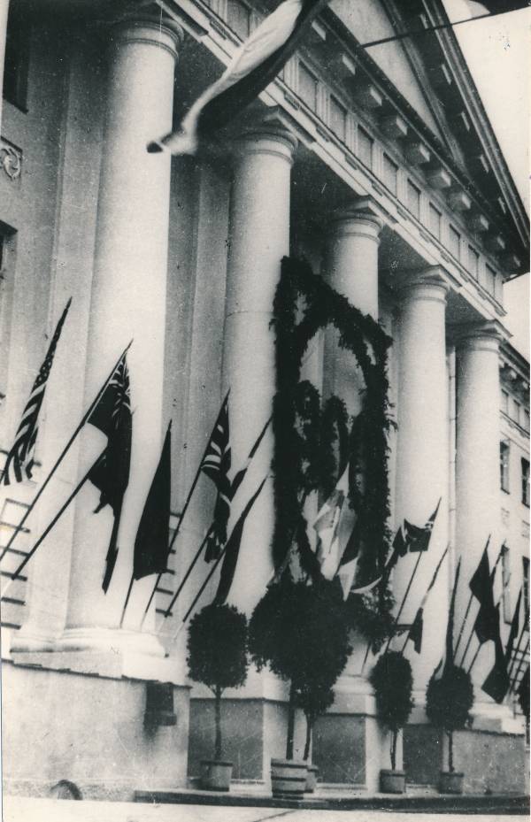 Tartu Ülikool. Peahoone 300. aasta juubelipidustuste ajal. 30.06.1932.a.