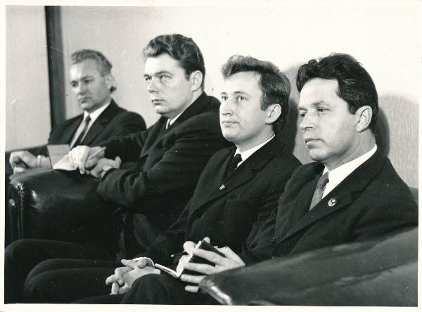 EPA rektor ja minister A Purga, TÜ komitee sekretär M. Kuba ja ÜLKNÜ KK I sektetär Tježelnikov.