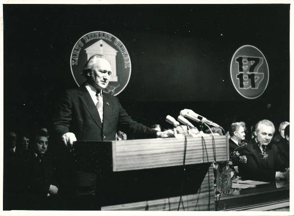 Pidulik aktus Vanemuises TÜ 175. aastapäeva pidustuste raames 1977a.