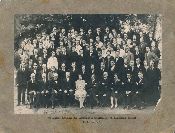 Grupipilt. Laakmanni Kirjastuse 90a juubel. Dorpat 1937-1927.