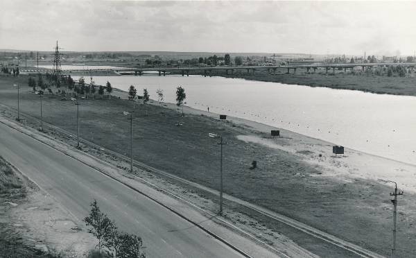 Tartu linnavaade. Annelinn, Pikk tn, Sõpruse sild. 1983.a.