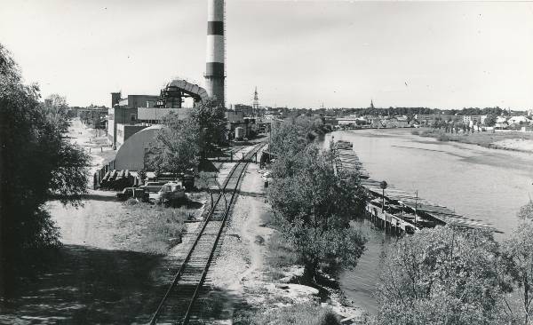 Tartu linnavaade. Turu tn Sõpruse sillalt. 1983.a.