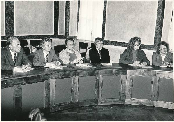 Grupifoto. Kultuurimälestiste Kaitse metoodikute seminar. Tartu Raekoda, 05.1983.a.