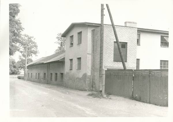 Tähtvere mõis. Ümberehitatud tall 1977a.