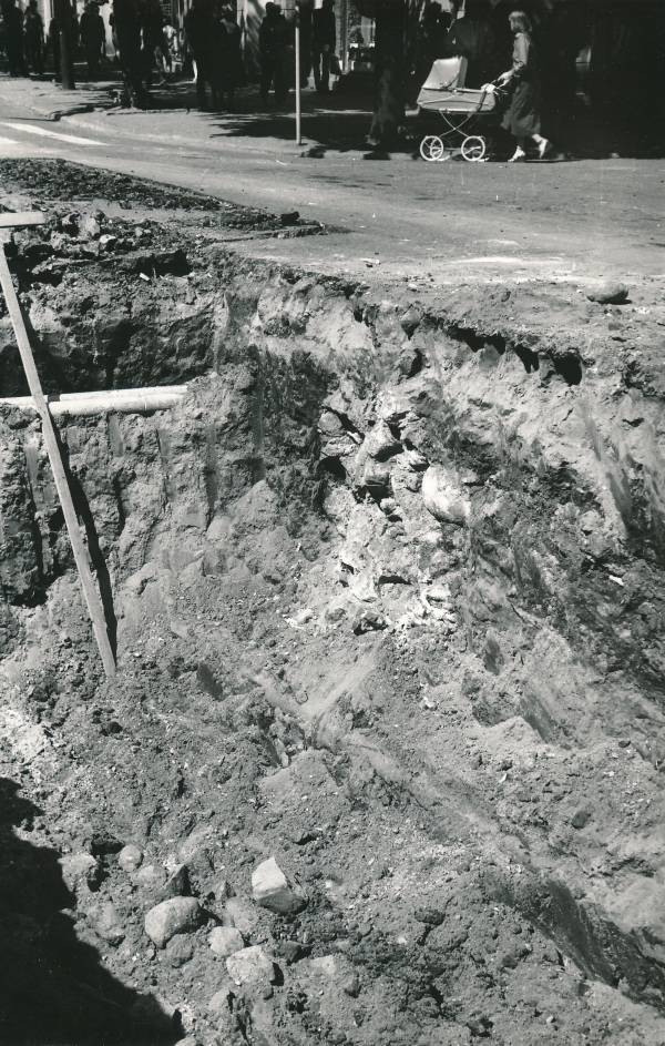 Arheoloogiline kaevamine Tartus 1979a. Kaevendi idasein.
