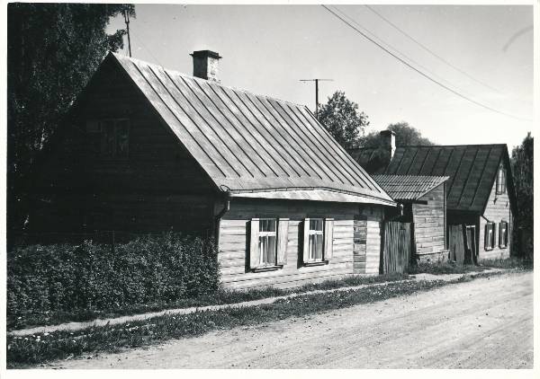 Maja Tartus Nõukogude tn lõpus.