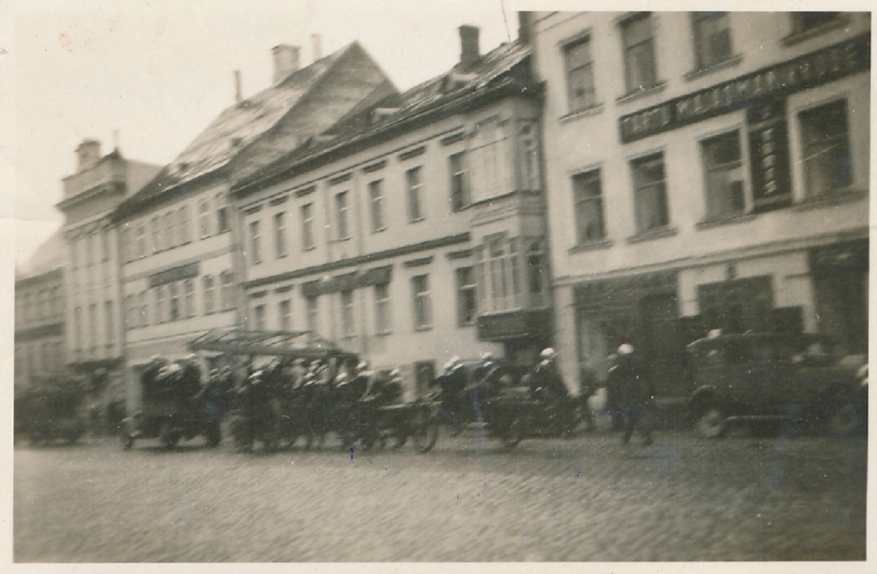 Tartu Linna Tuletõrje Ühing. Tuletõrje õppused raekoja platsil. 20. sajandi algus.