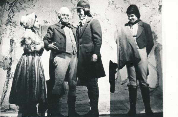Stseen ooperist "Pickwik-klubi" Vanemuises 1978a.