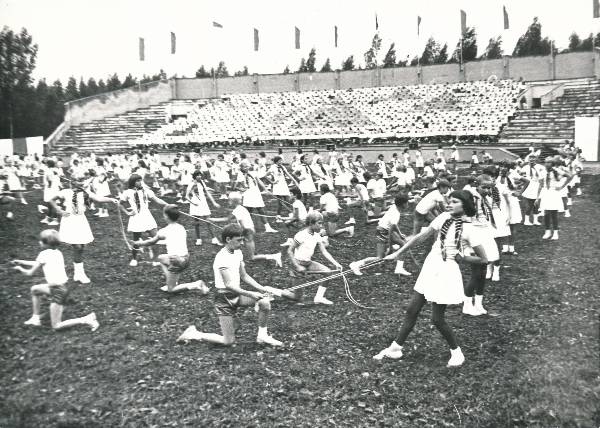 Tartu 950. juubel. Võimlemispidu Tähtvere lauluväljakul 1980a.