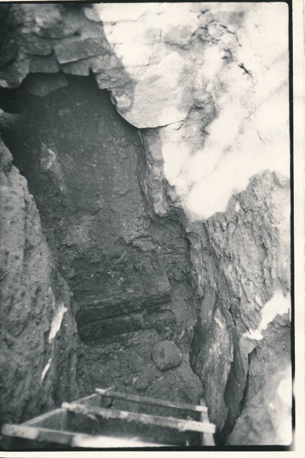 Arheoloogialeid. Kaevamised Tartus, Magasini tn 12A. 1980.a.