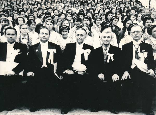 Grupifoto. Juhan Simm II Üliõpilaslaulupeol. Riia, 1958.a.