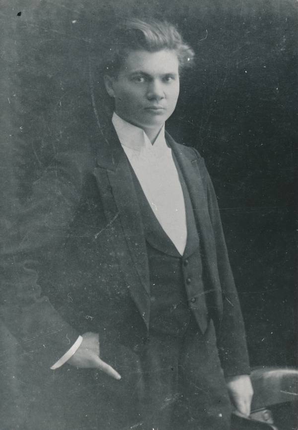 Portreefoto. Juhan Simm. 1911.a.