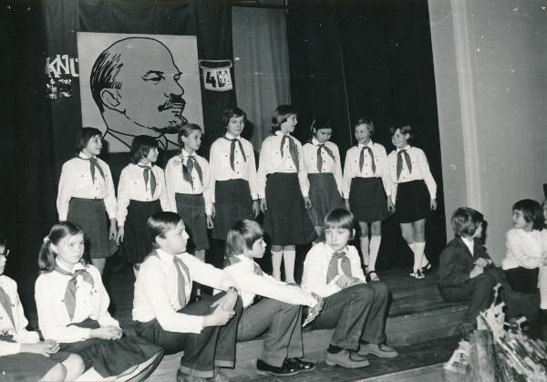 ÜLKNÜ 60a pühendatud ülelinnalisel pidulikul malevakoondusel 1980a.