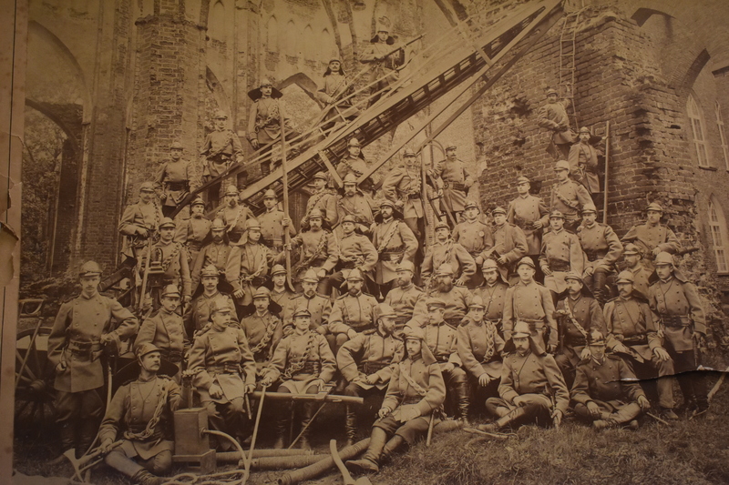 Grupifoto. Tartu Vabatahtlik Tuletõrje, 35. aastapäev, pritsimehed. 1899