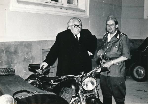 TÜ juubelipidustused 1982a. Stseen etendusest "Vivat Academia".