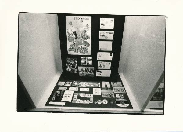 Tartu Linnamuuseumi ekspositsioon 1988a. Rahvusvärvide näitus.