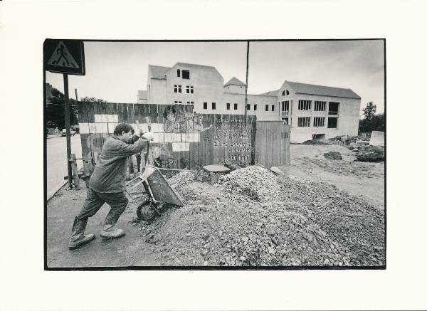 Pooleliolev kaubahallihoov Tartus 1988a.