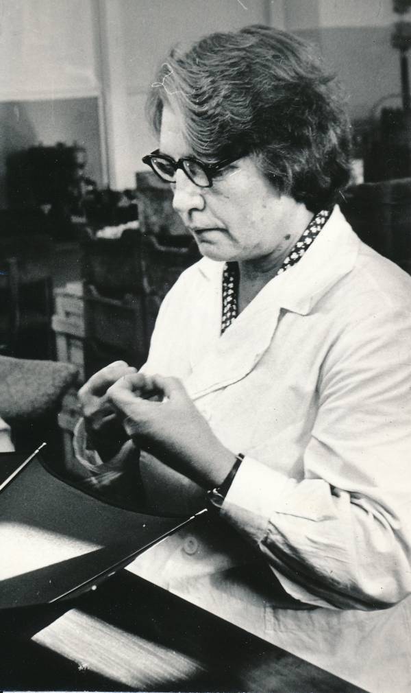 Tartu Aparaaditehas, töötaja Sofia Kuznetsova. 1981