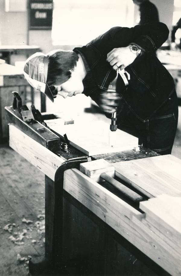 Tartu 16. kutsekeskkool, õpilane Tarmo Hendrikson õpilaste ülevabariiklikul kutsevõistlusel. Tartu, 1981.