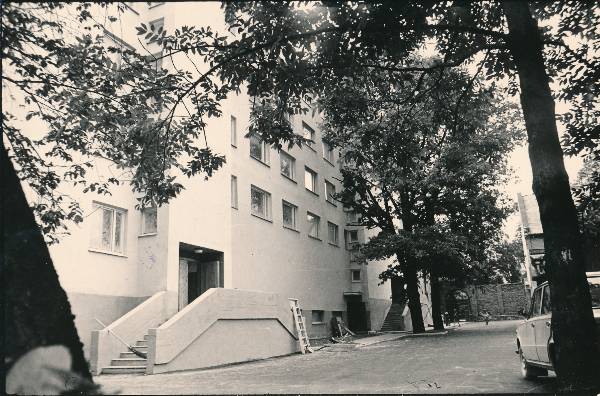 Teater Vanemuine,  külalistemaja (ühiselamu; Kuperjanovi 54).  Tartu, 1980.