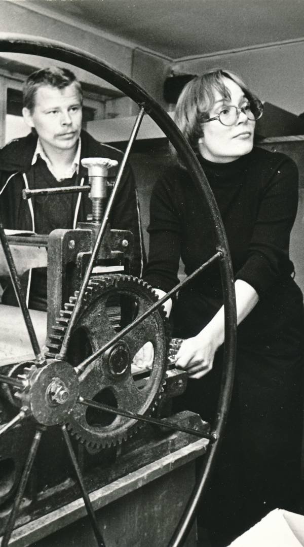 Tartu Kunstnike Maja, nahakunstnik Illu Erma ja skulptor Jaan Luik. 1980