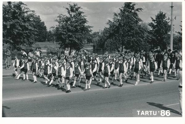 III Poistekooride laulupidu. Tartu, 06.1986.a.