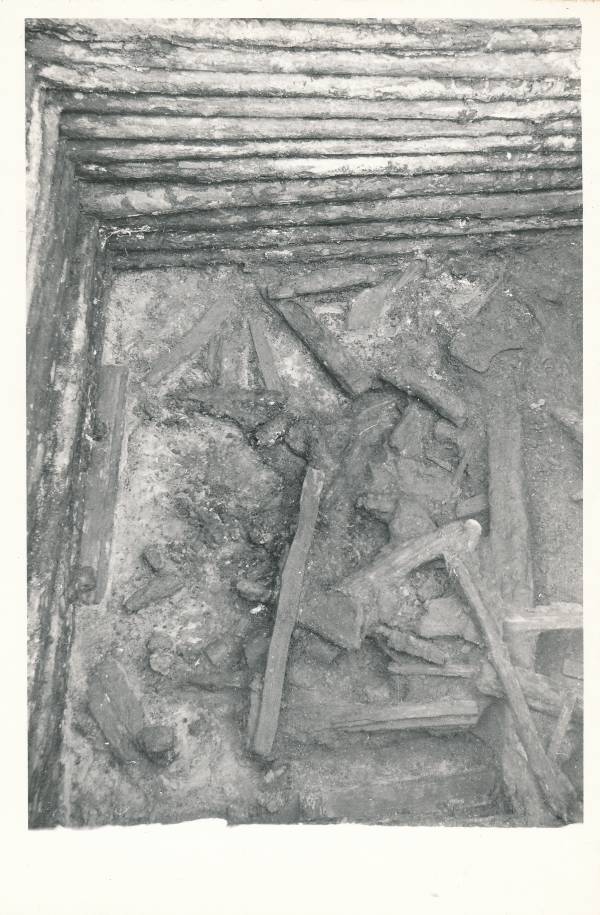 Arheoloogialeid. Kaevamised Tartus Lossi (A.Lätte) tn. 1986.a.