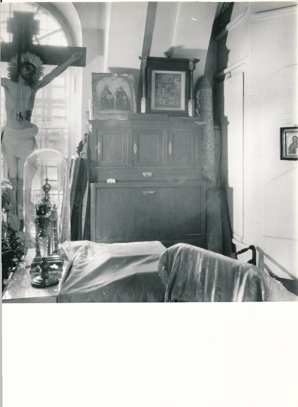 Tartu kirikutes leiduvad kultusesemed. Uspenski õigeusu kiriku sisevaade, Magasini tn 1. 1987.a.