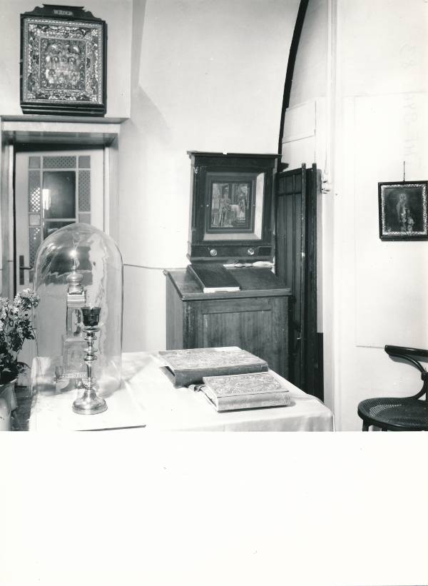 Tartu kirikutes leiduvad kultusesemed. Uspenski õigeusu kiriku sisevaade, Magasini tn 1. 1987.a.