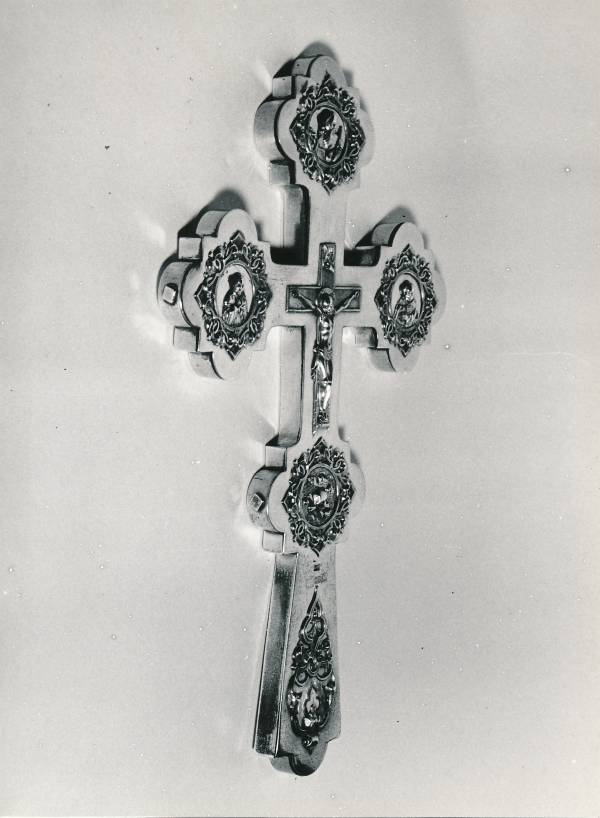 Tartu kirikutes leiduvad kultusesemed. Rist Uspenski õigeusu kirikus, Magasini tn 1. 1987.a.