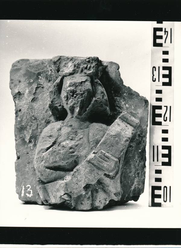 Tartu Jaani kiriku terrakota savist figuur.