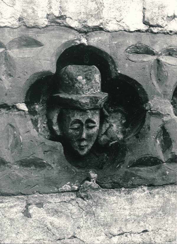 Tartu Jaani kiriku terrakota savist figuur.