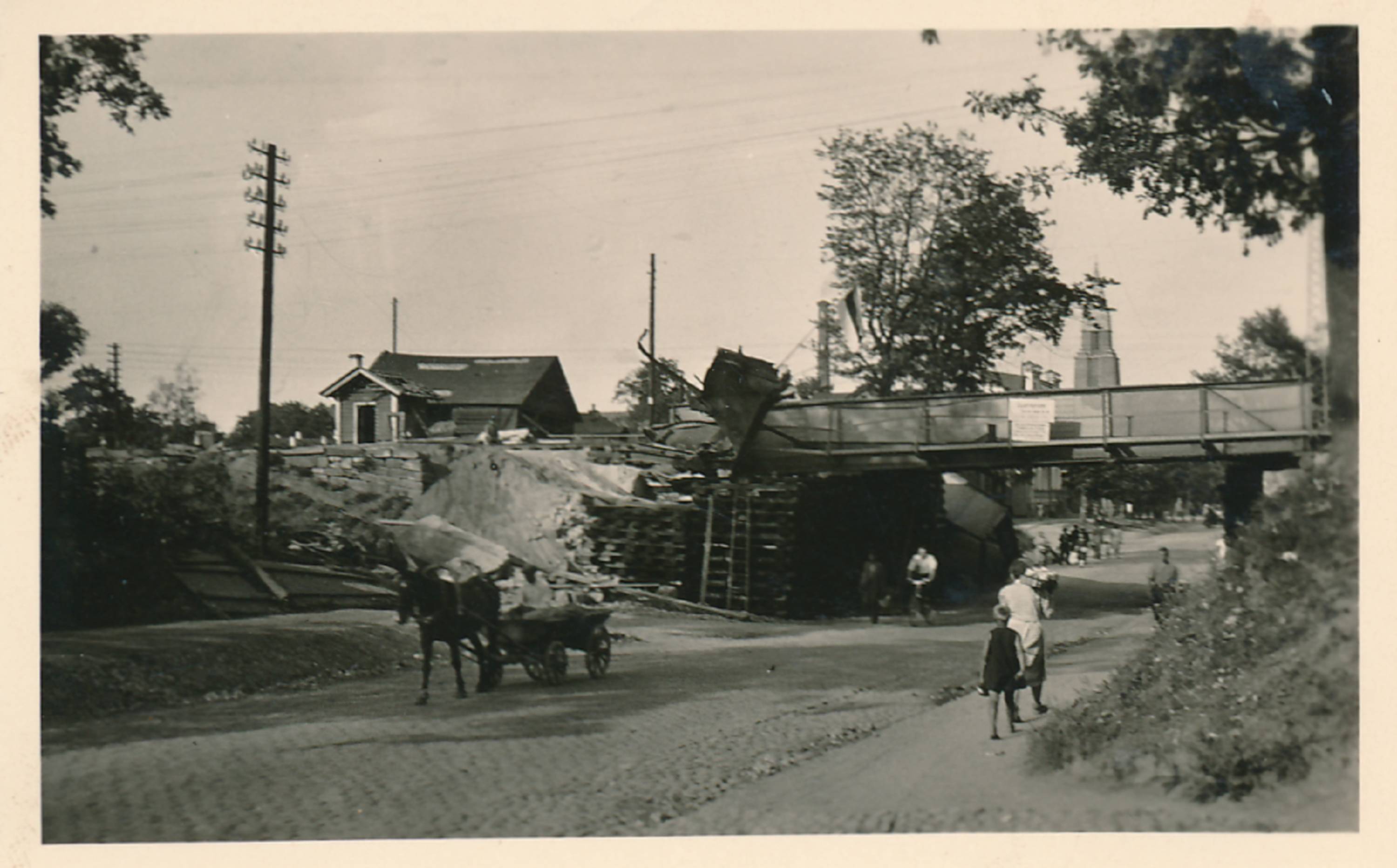 Raudteeviadukt Riia maanteel 1930ndatel Tartus.