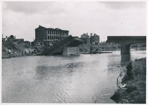 Tartu linnavaade. Vabadussilla varemed. 08.1941.a.