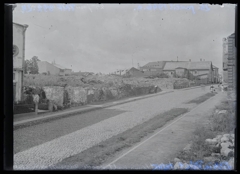 Klaasnegatiiv. Lille t ja Tähe t nurk. Tartu, 1946.