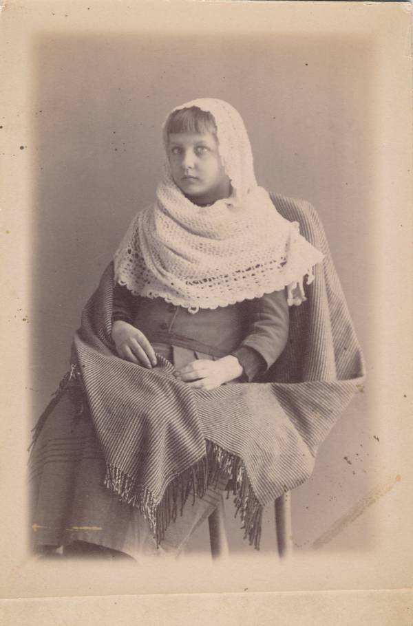 Fotograaf H.Riedeli perekonna fotoarhiiv. Tütarlaps. 20. sajandi algus.