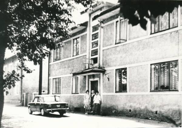 Tartu linnavaade. Elamu Kesk tn 37a. 12.06.1979.a.