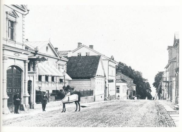 Tartu linnavaade. Aia tn (Vanemuise tn 19 hoone kohalt kesklinna suunas). 20. sajandi algus.