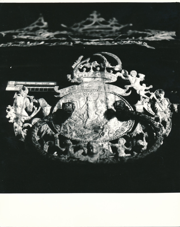 Arheoloogialeid. Tartu Jaani kiriku 1988. a arheoloogiliste uuringute käigus leitud Anna Elisabeth von Münnichi sarkofaagi restaureerimine.