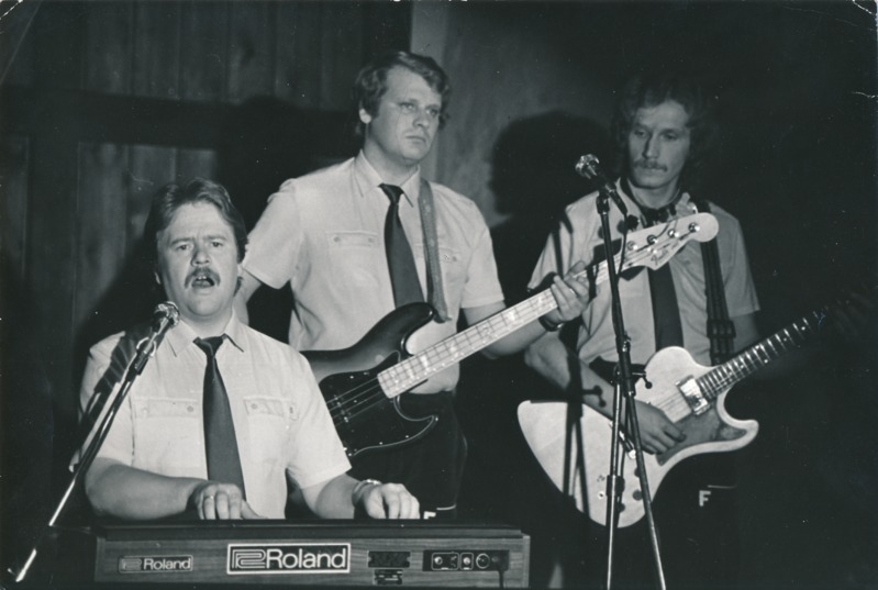 Ansambel "Fix"; paremalt Madis Kütt, Igor Õunapuu, Evald Raidma. Tartu, 1983-1986.